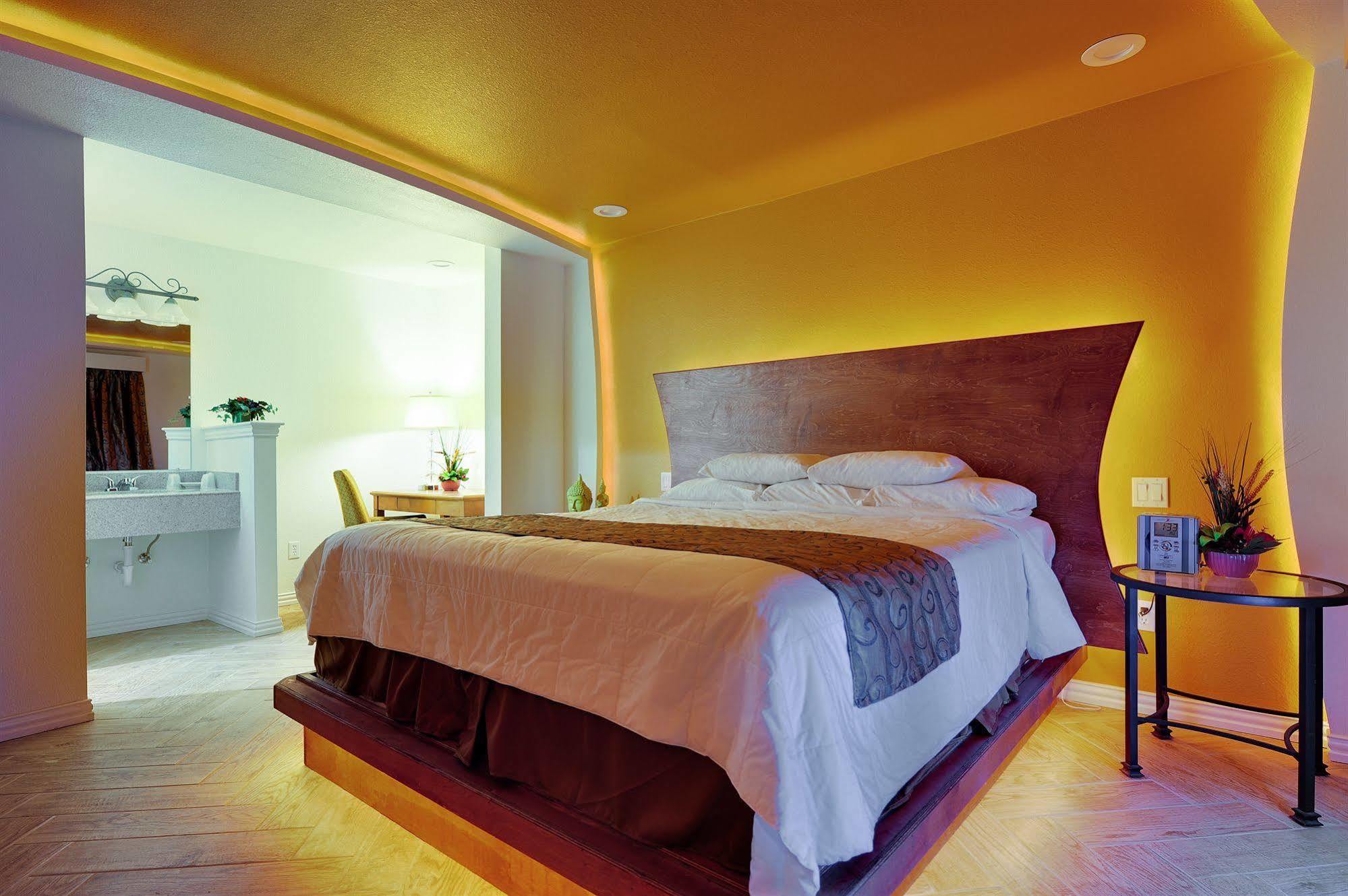 Romantic Inn & Suites ダラス エクステリア 写真